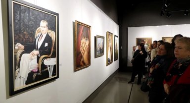 Büyüleyici reprodüksiyon resim sergisine yoğun ilgi