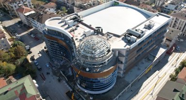 Derince'nin yeni belediye binası şekilleniyor