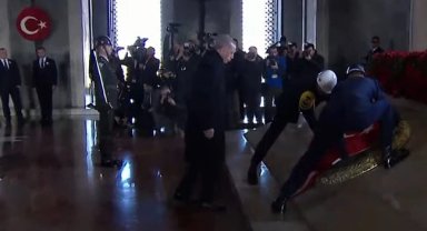 Devlet erkanı Anıtkabir'de... Erdoğan: Yeniden Büyük Türkiye hedefi ile ilerliyoruz