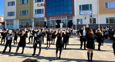 Edirne Keşan'da özel öğretmenler Zeybek oynadı