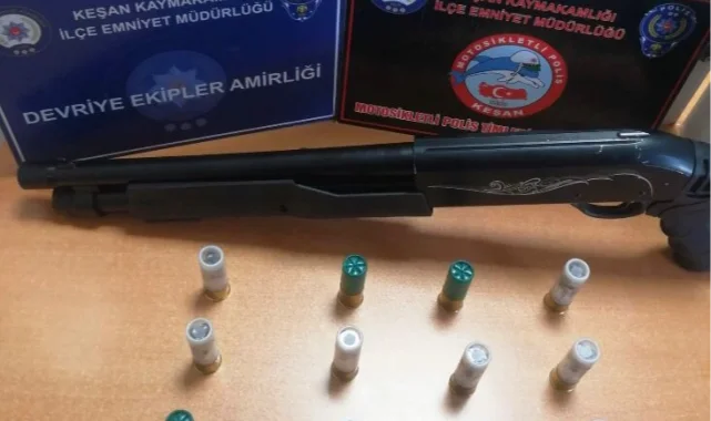 Edirne Keşan'da şüpheli araçtan ruhsatsız tüfek çıktı