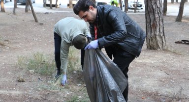 Gönüllülerden çevre temizliği kıvılcımı