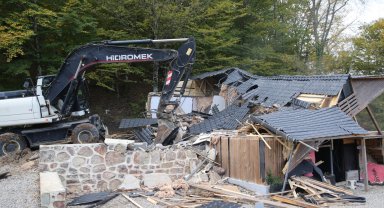 İstanbul Şile'deki 5 kaçak yapı kaldırdı