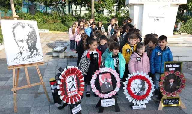 İstanbul'da Bakırköylü minikler Ata'sını andı