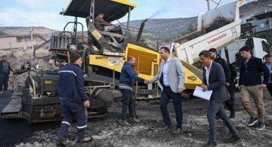 İzmir Bornova'da yol çalışmaları tam gaz