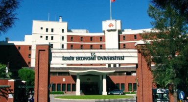 İzmir Ekonomi Üniversitesi'nde yetersiz kütüphane imza toplattı