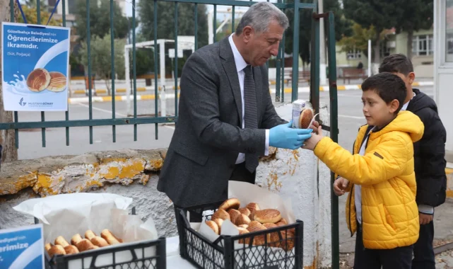 İzmir Güzelbahçe'den çocuklara okul sürprizi