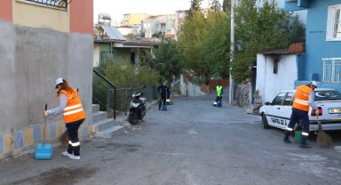 İzmir Karabağlar'da temizlik seferberliği