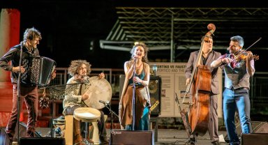 İzmir'de Balkan esintisi