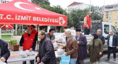 Kocaeli İzmit'te halka ücretsiz istiridye mantarı