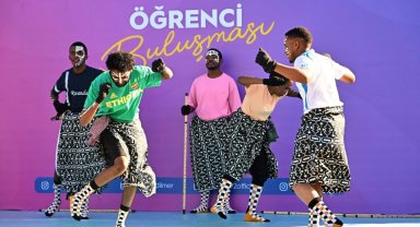 Kocaeli'de 'Uluslararası Öğrenci Buluşması'nda kültürler buluştu