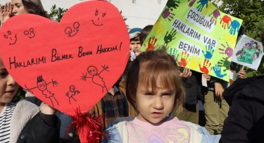 Kocaeli'nde çocuk haklarına dikkat çekildi
