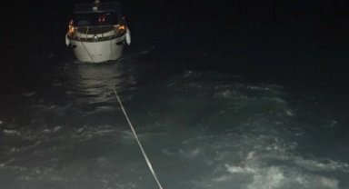 Makine arızası yapan tekne Ambarlı sahilinde sürüklendi!