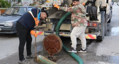 Manisa'da olası taşkınlara karşı temizlik