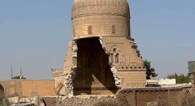 Mısır'da Osmanlı mirası türbe otoyol için yıkıldı