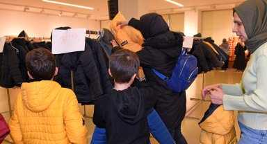 1745 kişi Sevgi Mağazası'ndan giyindi