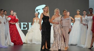 6. Fashion Breeze defilesinde ünlü modeller sahnede