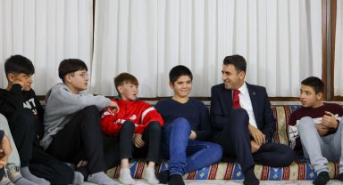 Bilecik Valisi Aygöl gençlerin umutlarına ortak oldu