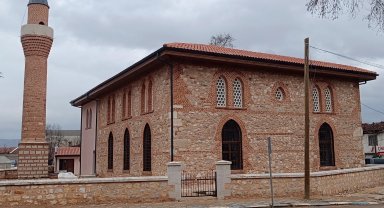 Bilecik'te Tarihi Cami'de ilk ibadet Regaip Kandili'nde