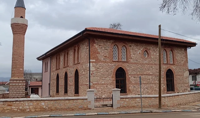 Bilecik'te Tarihi Cami'de ilk ibadet Regaip Kandili'nde