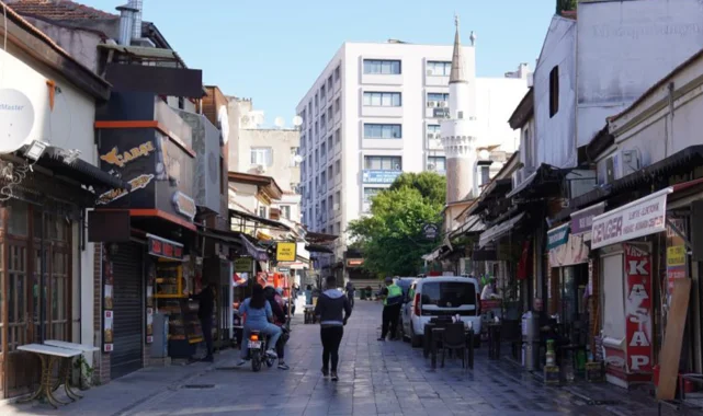 Bornova'nın Geleneksel Çarşı Bölgesi tez konusu oldu