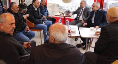 Çiftçi, esnaflarla bir araya gelmeyi sürdürüyor