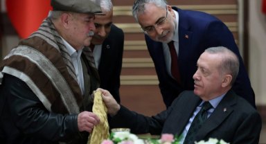 Cumhurbaşkanı Erdoğan 'emektarlarla' buluştu