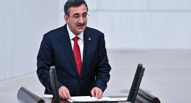 Cumhurbaşkanlığı tasarruf tedbirlerine uyuyor mu? Yanıt Cevdet Yılmaz'dan geldi
