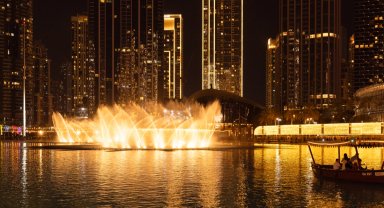 Dubai'deki ilk seferine ışıklar altında kutlama
