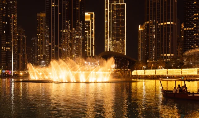 Dubai'deki ilk seferine ışıklar altında kutlama
