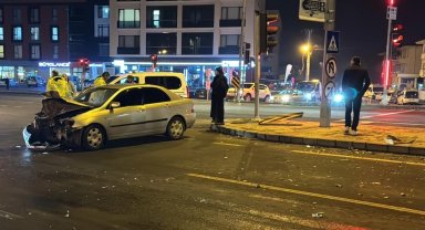 Düzce'de iki otomobil çarpıştı! 4 yaralı