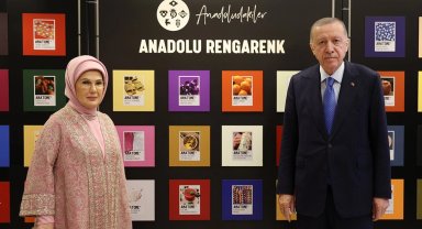 Erdoğan çiftinden 'Anadoludakiler' sergisine ziyaret