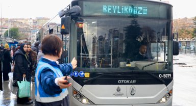İETT'de ilk kadın metrobüs denetim amiri iş başında