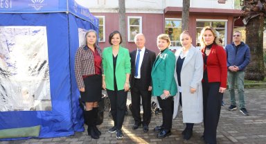 İzmir Karabağlar'da hizmet mahallelere taşındı