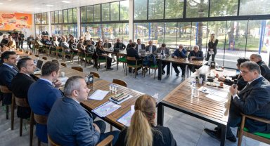 İzmir'de her ilçe için bir sekretarya oluşturulacak