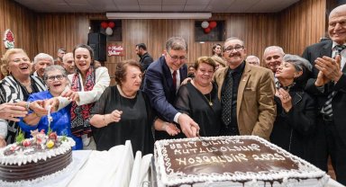 İzmir'de huzurevinde yeni yıla merhaba buluşması