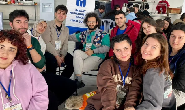 İzmirli gençler "fark edil-fark ettir" diyerek buluştu