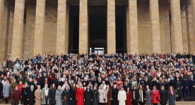 Kadın milletvekilleri ve seçilmişler Ata'nın huzurunda