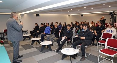 Kayseri Talas'ın Yazar Okulu tam gaz sürüyor