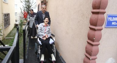 Kocaeli Büyükşehir'den engelli bireye özel rampa