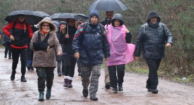 Kocaeli İzmit'te yılın son doğa yürüyüşü Akpınar'da