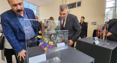 Kocaeli'de akademisyenlerden karma sergi