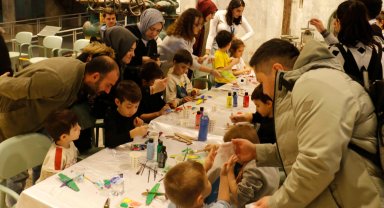 Kocaeli'nde kağıt uçaklar birincilik için yarıştı