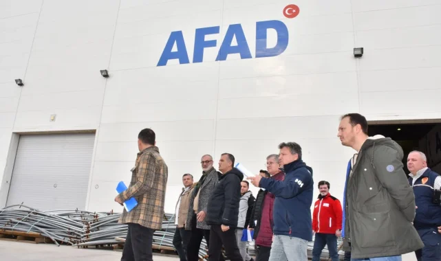 Manisa'da AFAD'ın bölgesel lojistik merkezine yakın mercek