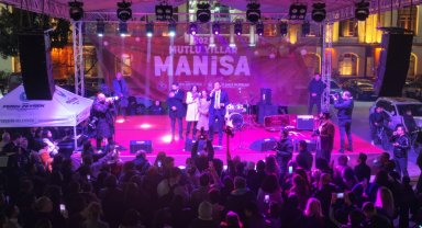 Manisa'da 'yeni yıl panayırı' coşkuyla açıldı