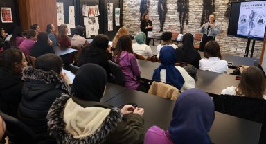 Modaya yön verenler Kocaeli'de gençlere cesaret aşıladı