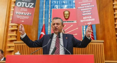 Özgür Özel: Emekçiye hezimeti yaşatarak sefalet ücreti dayatıldı
