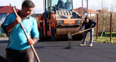 Sakarya Söğütlü'nün kırsalındaki iki mahallede asfalt hamlesi