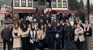 Türkiye'nin dört bir yanından genç güneyin tarihinde yolculuğa çıktı