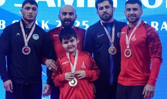 Ankara'dan Sakarya'ya gümüş madalyayla döndü